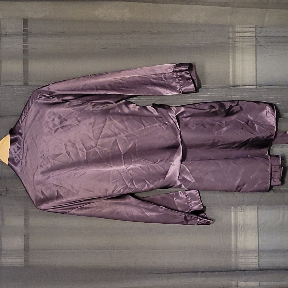 Silky Robe - Picture 3 of 3
